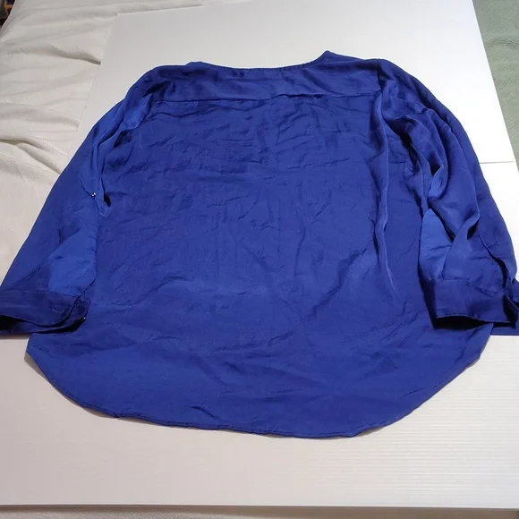 Apt. 9 Cobalt Blue Silky Flowy Blouse with Gold Hardware Size XL - Picture 7 of 9